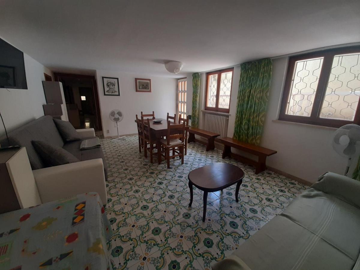 קסטיליאונצ'לו Appartamenti Torre Medicea מראה חיצוני תמונה